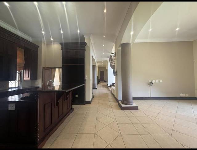 4 BEDROOM PROPERTY TO RENT IN MENLO PARK